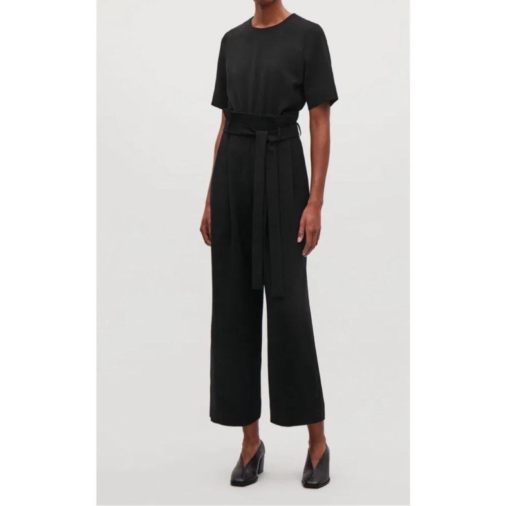 COS Women’s Black Pleated Short-Sleeved Jumpsuit Workwear Career Office, size 6